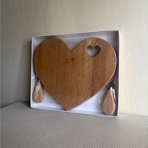Heart Shaped  Cheese Board Set - brand new